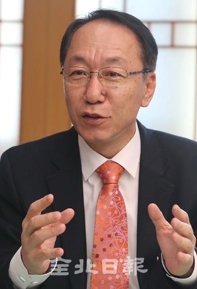 우범기 전북도 정무부지사가 전북일보와의 인터뷰에서 임기 내 이루고자 하는 목표에 대해 말하고 있다. 조현욱 기자