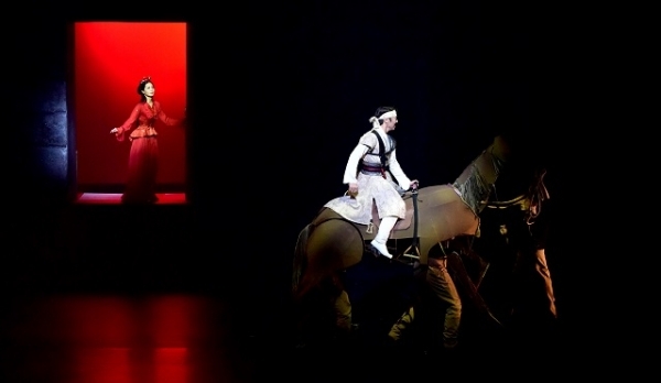 지난 8일 한국소리문화의전당 연지홀에서 열린 전북도립국악원 무용단 제28회 정기공연 ‘숨겨진 철의 왕국 - 장수가야’ 공연 모습.