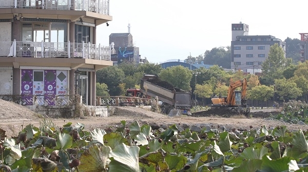 정비 공사가 한창인 전주 덕진공원. 전북일보 자료사진
