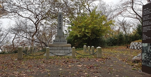 군산 월명공원 의용불멸의 비.