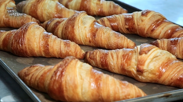 스틸 = EBS1 특집다큐 - 김과장, 사장되다