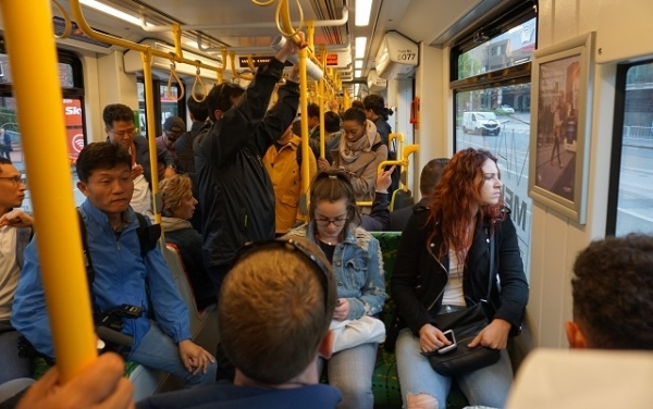 멜버른 트램 내부 모습.