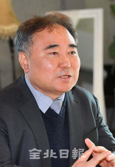 이호석 호남지방통계청장이 취임 소감과 앞으로의 계획에 대해 이야기 하고 있다. 박형민 기자