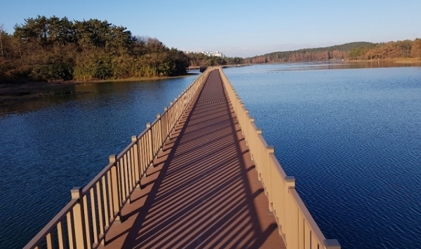 내년 3월 완공되는 군산 은파 수변산책로.