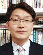 박이선 소설가