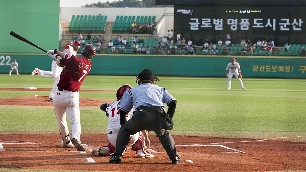 군산에서 열린 프로야구 경기 모습.