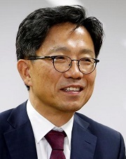 방윤혁 한국탄소기술융합원장