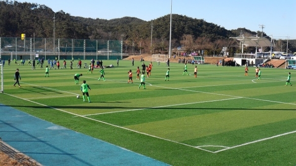 지난 4일부터 유소년 축구클럽 68개 팀 1300여명의 선수 및 지도자가 남원에서 동계훈련에 매진중이다.