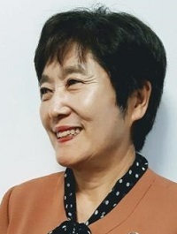 수필 김애자 씨.