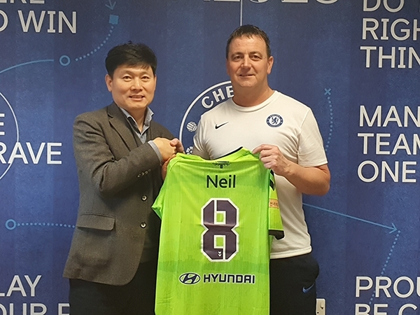 지난 10일 전북 현대는 첼시와 업무 교류를 추진하고 유럽 선진 축구 시스템의 운영 노하우를 벤치마킹하기 위해 나섰다