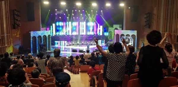 지난 15일 군산 예술의전당에서 진행된 '전국 TOP 10 가요쇼'