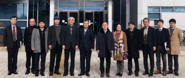 지난 15일 원광대 박맹수 총장을 비롯해 인력개발처, 창업지원단, SW중심대학사업단, LINC+사업단, 산학협력단 보직자들이 광주과학기술원(GIST)을 방문했다.