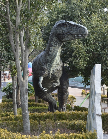 고성공룡박물관 공룡공원에 있는 공룡 모형.