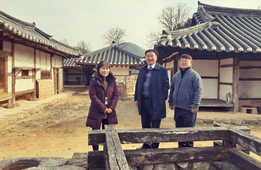 지난 11일 허전 김제시 부시장이 국가민속문화재 제26호로 지정돼있는 정읍 김명관 고택과 고택문화체험관을 방문했다.