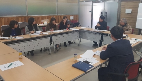 지난 11일 장수군이 장수누리파크 세미나실에서 원료 생산정보가 확인된 안전한 농산물 및 가공품을 학교급식에 공급하기 위해 실무자 협의회를 가졌다.