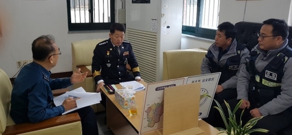 17일 최규운 완주경찰서장이 고산파출소를 방문했다.