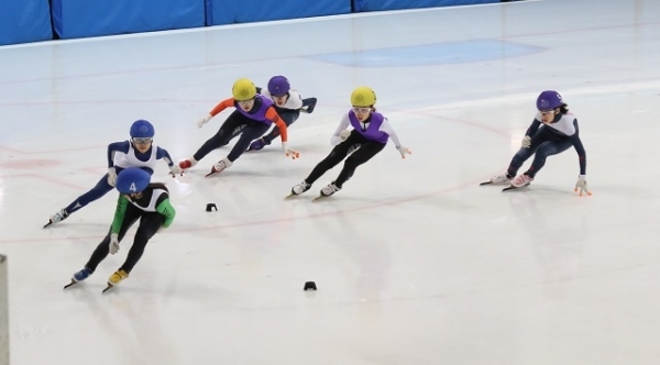 전국동계체육대회 2일 째인 19일 전북선수단이 종합 3위를 기록했다. 대회 3일째 전북은 알파인 스키, 쇼트트랙 등에서 103명의 선수가 메달 사냥에 나선다.