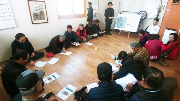 지난 20일 정읍시 상하수도사업소가 소성면 주동마을회관에서 하수관로 공사에 대한 주민설명회를 열었다.