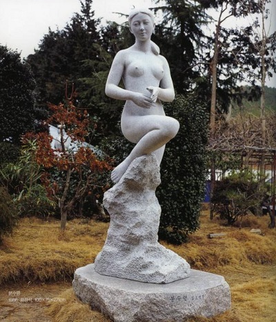 부안 금구원조각미술공원에 있는 김오성 작가의 작품. 이곳에는 130여점의 석조 작품과 함께 금구원 천문대가 있다.