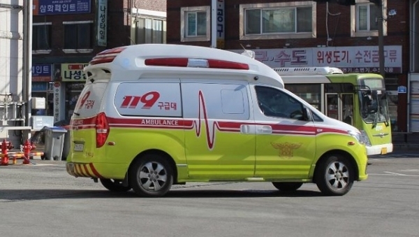 24일 전북소방본부가 코로나19 관련 중국인 유학생을 격리하는 대학 기숙사에 코로나19 전담구급대를 배치하겠다고 밝혔다. 사진제공= 전라북도소방본부.