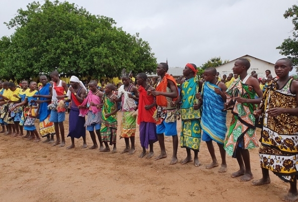 케냐 미도이나 학교 환영식 모습.