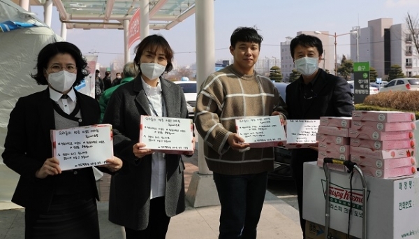 코로나19와 사투를 벌이는 원광대병원 의료진들을 위한 시민들의 격려와 응원이 쏟아지고 있다.