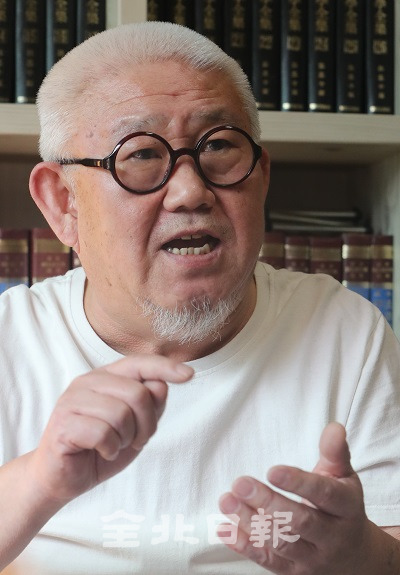 여태명 원광대학교 교수가 본보와의 인터뷰에서 민체에 대해 설명하고 있다. 조현욱 기자