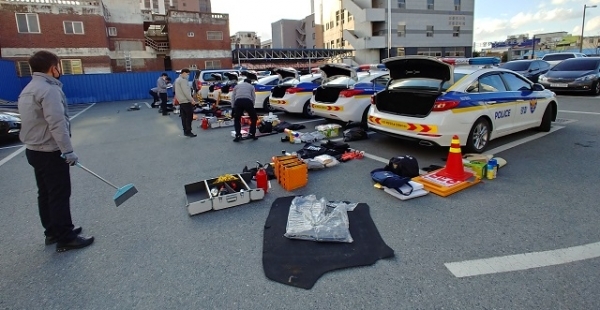 16일 전주 완산경찰서 기동순찰대가 순찰차 탑재장비 점검을 실시했다.