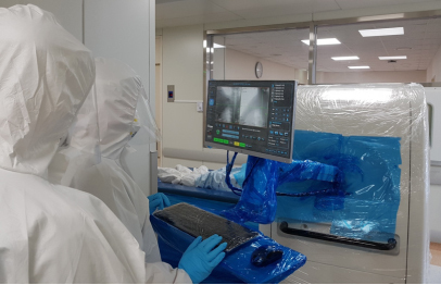 원광대병원 국가지정음압병실에서의 모바일 CT 촬영 장면