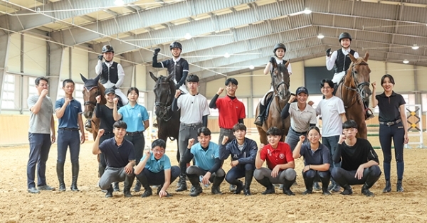 지난 19일 전주기전대 산학협력단과 전북말산업복합센터가 전북의 말관련 산업 발전전략을 논의하는 간담회를 가졌다.