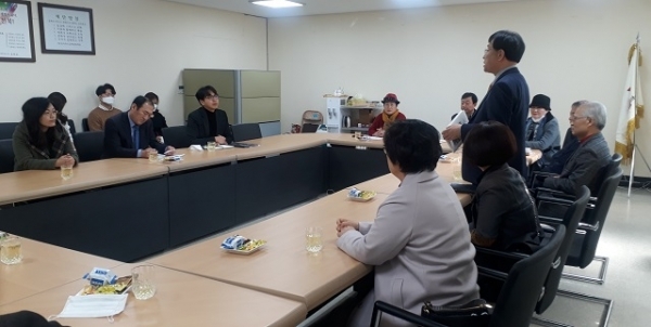 23일 한국예총 전북연합회가 전라북도문화관광재단을 찾아 지역문화예술육성지원사업과 관련한 개선방안을 논의했다.