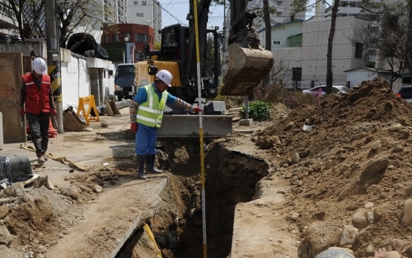 남원시가 내년까지 84억4000여만원을 투입해 20년 이상 노후 하수관로 정비에 나서기로 했다.