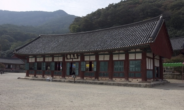 고창 선운사 만세루.