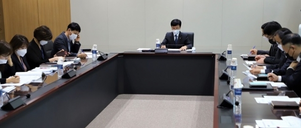 31일 농협은행 전북본부가 상황실에서 ‘코로나19 비상 금융지원점검 회의’를 개최했다.