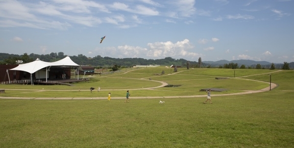 가족과 함께 평화를 배우는 ‘파주 임진각 평화누리 공원’. 사진제공=경기관광공사