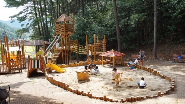 가족 건강 여행, ‘군포 수리산 도립공원 숲속 놀이터’. 사진제공= 경기관광공사