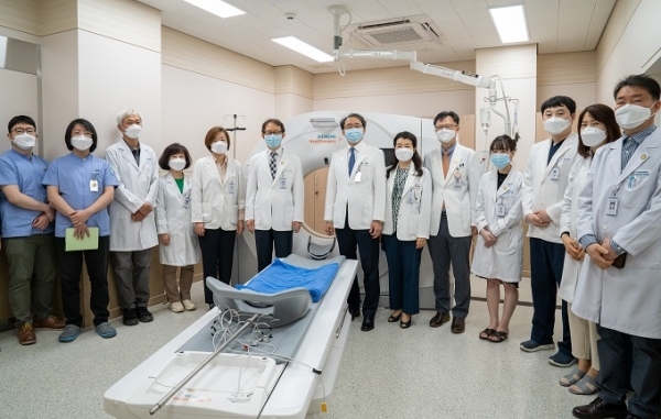 20일 전주 예수병원이 첨단 컴퓨터 전산화 촬영장치(CT)를 추가 설치하고 CT실을 확장해 개소식을 가졌다.