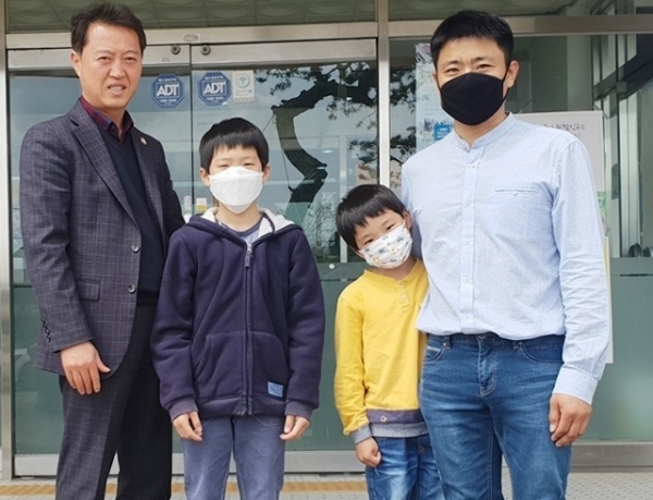 정읍시 정우면에 최수연 씨의 자녀 4남매가 동네 어르신들과 아동들을 위해 마스크를 기부했다.