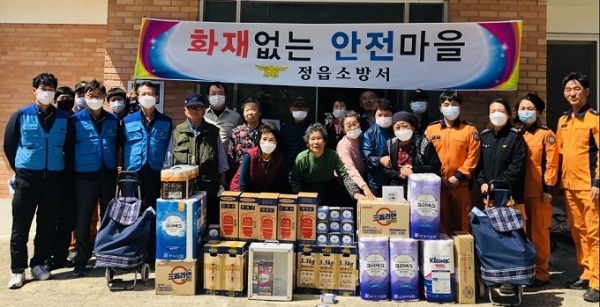 지난 21일 정읍소방서가 2011년도에 화재없는 안전한 마을로 지정된 정우면 삼산마을에서 사후관리 행사를 가졌다.