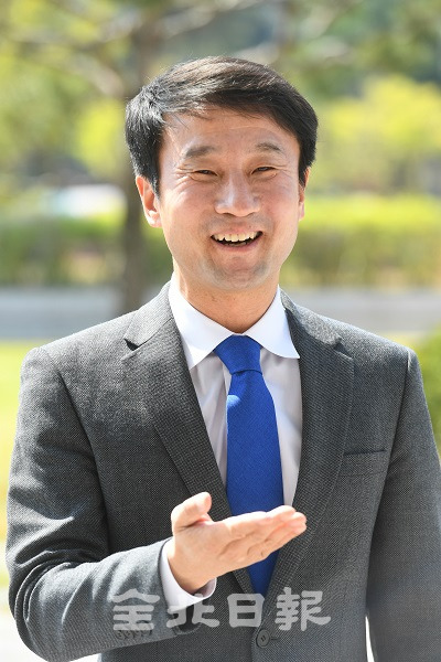 제21대 국회의원 선거에서 익산을 선거구 한병도 당선인이 당선소감을 말하고 있다. 오세림 기자