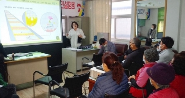 지난 23일 정읍 연지시장 번영회 사무실에서 ‘2020년 연지시장 시설현대화 사업 주민설명회’가 열렸다.