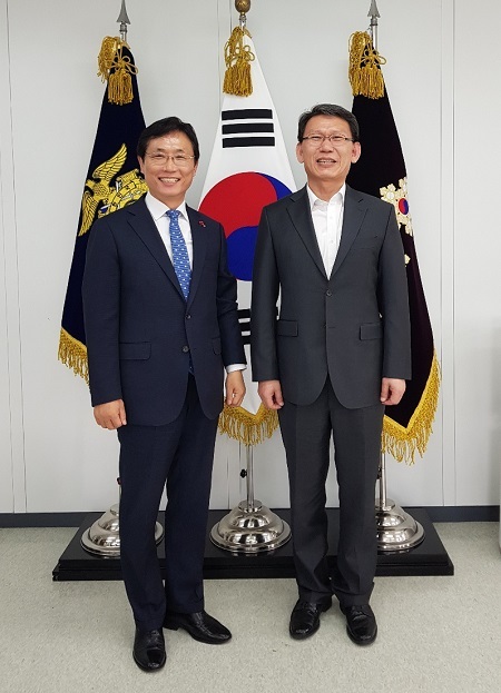 이환주 남원시장이 최근 법무부 교정본부를 방문해 최강주 본부장과 면담을 가졌다.