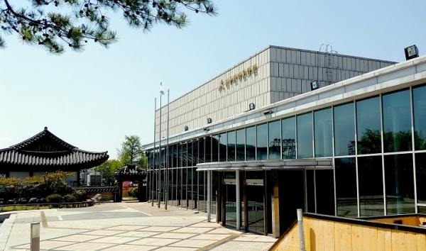 전주한벽문화관 전경.