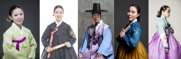 (왼쪽부터) 김선미·방수미·안이호·이지숙·장문희 명창