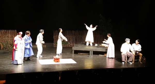 최우수 작품으로 선정된 극단 까치동의 '조선의 여자'.