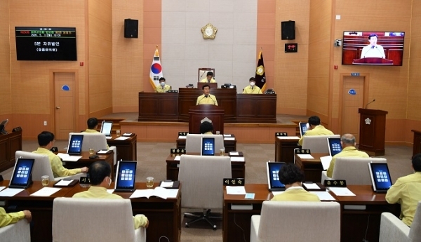 지난달 27일부터 15일간에 걸쳐 열린 제250회 완주군의회 임시회가 폐회했다.