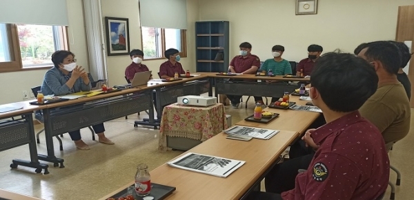 11일 이영희 전북지방병무청장이 삼정원을 방문해 복무 중인 사회복무요원을 대상으로 개인정보보호 등 교육을 실시했다.