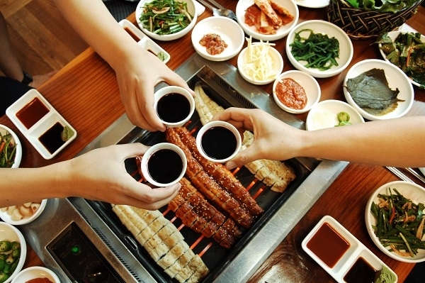 고창풍천장어와 복분자주.