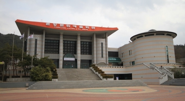 남원 춘향문화예술회관 전경.