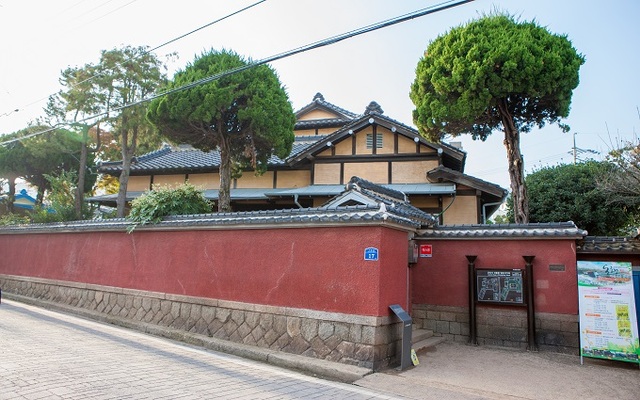 신흥동 일본식 가옥.